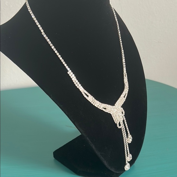 Floral Art Deco Bridal Wedding Prom Formal Drop Rhinestone and Silver Necklace - Picture 4 of 6